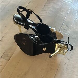 Elegant Black and Gold Women's Heels